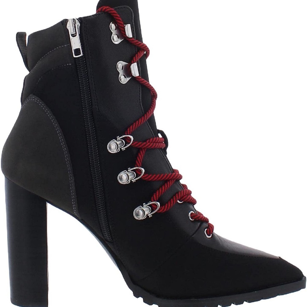 🌟Host Pick✨🎉🥳STEVE MADDEN Kare Lace-Up Boot
Multi-color black,gray and red